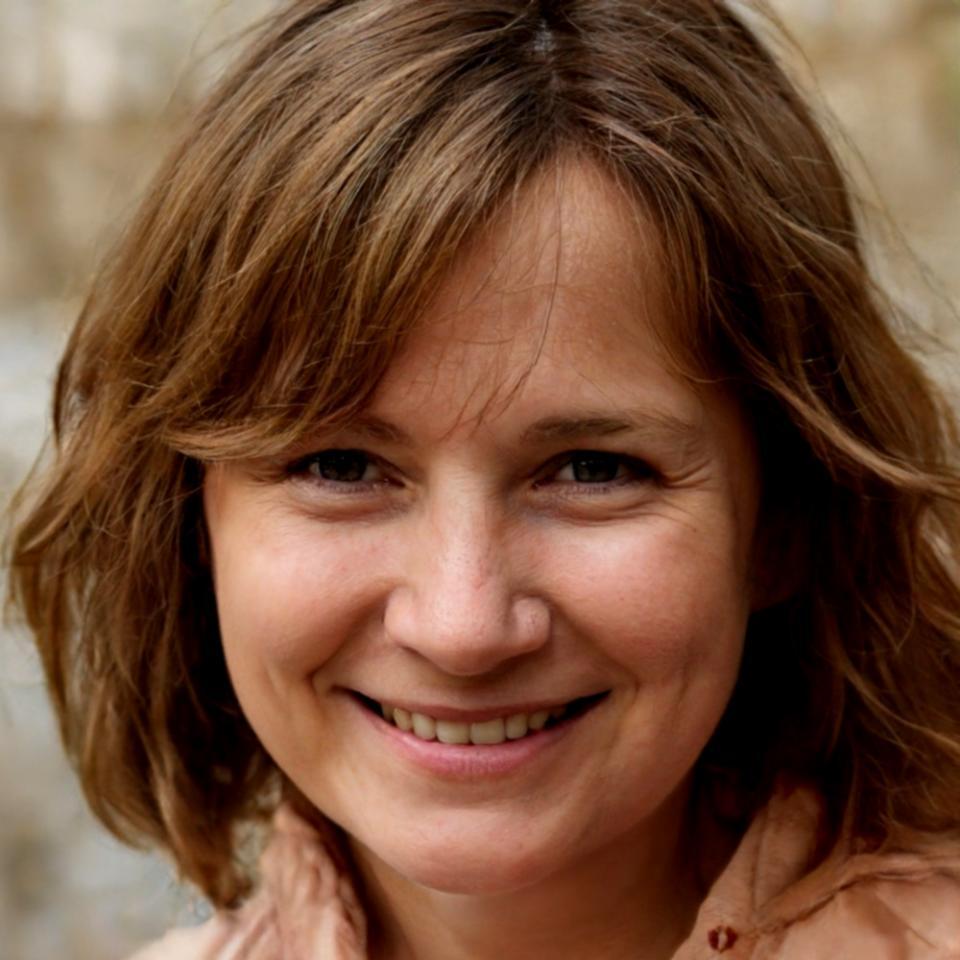 Petra Lindholm, Gründerin von Falixoravena